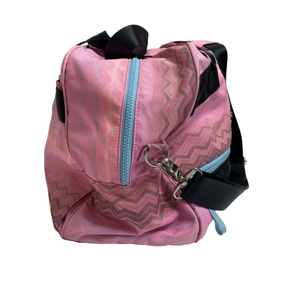 IVIVVA Lululemon In The Game Duffle Gym Bag in Pink Chevron Gymnastics Tennis - Picture 3 of 14